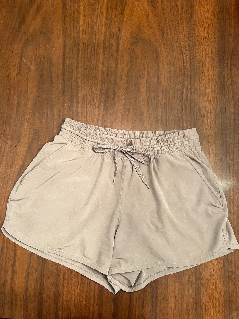 Abercrombie & Fitch YPB High Rise Lined Workout Shorts - Medium - EUC 🩶